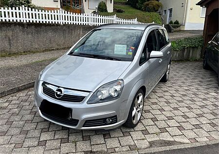 Opel Zafira 1.8 -