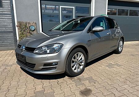VW Golf Volkswagen VII Lounge NAVI SITZHEIZUNG EINPARKHILFE