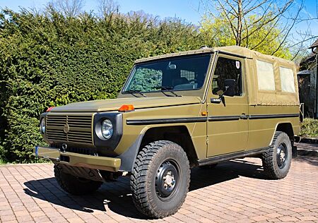 Mercedes-Benz G 230