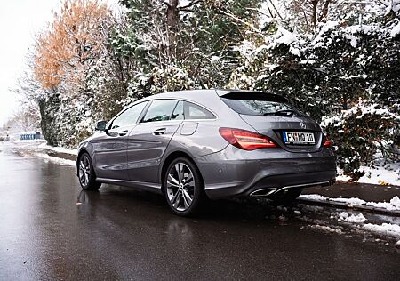 Mercedes-Benz CLA 180 -