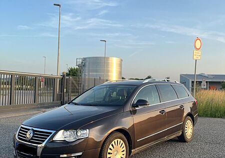 VW Passat Variant Volkswagen 2.0 TDI DPF DSG 125kW Highlin...