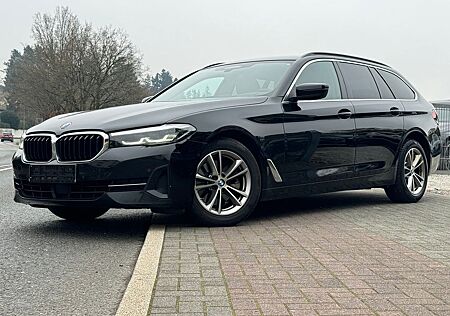 BMW 520 i Touring Live Cockpit Driving Assistant Pro