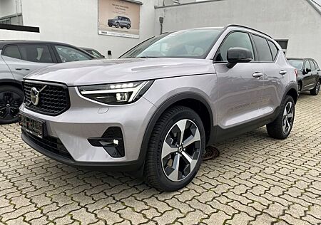 Volvo XC 40 XC40 B3 Plus Dark Lichtpaket