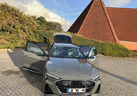 Audi e-tron 55 quattro S line Sportback Black Edition