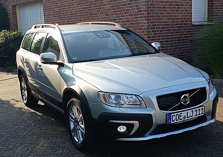 Volvo XC 70 XC70 AWD 5 Zylinder *EU6*Leder*Navi*ACC*Standhzg