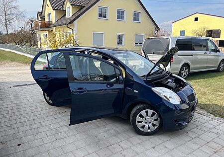 Toyota Yaris Travel 1,3-l-VVT-i Travel