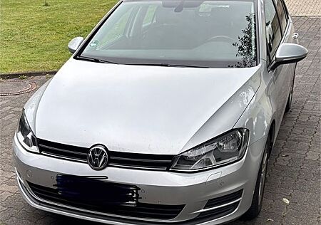 VW Golf Volkswagen 1.2 TSI 63kW BMT Trendline Trendline