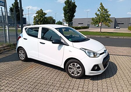 Hyundai i10 Basis Limousine 5 Türig 1.Hand TÜV Dez.2026