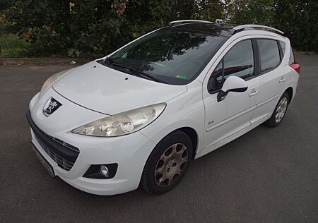 Peugeot 207 SW Family Pano