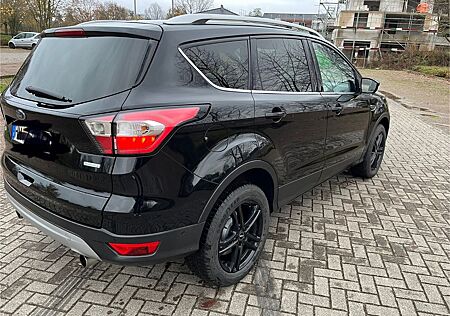 Ford Kuga 1,5 EcoBoost 4x2 110kW Titanium . AHK,