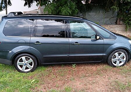 Ford Galaxy 2,2 TDCi 129kW DPF Titanium Titanium