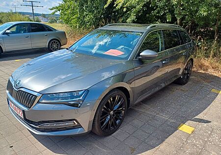 Skoda Superb Combi 2.0TDI DSG 4x4 voll Premium Edition