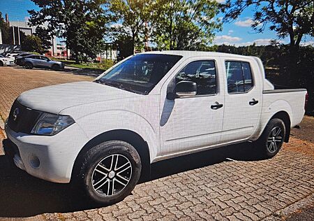 Nissan Navara 2.5dCi 4x4 Doka Klima AHK SH