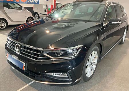 VW Passat Variant Volkswagen Passat 2.0TDI 4 MOTION R LINE LED VIRTUAL Aut.
