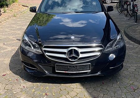 Mercedes-Benz E 200 BlueTEC -