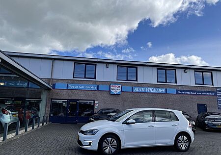 VW Golf Volkswagen e- Aut | 24kWh Comfort 5-türig | Airco-