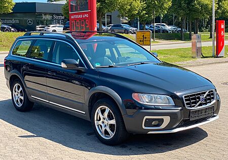 Volvo XC 70 XC70 Summum AWD*TÜV NEU*XENON*NAVI