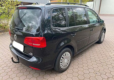 VW Touran Volkswagen 1.6 TDI Highline BlueMotion Technolog...