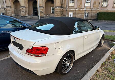 BMW 123d Cabrio - E88