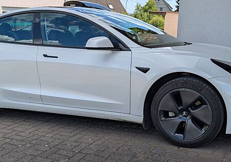 Tesla Model 3 Hinterradantrieb RWD Top Zustand 1. Hand