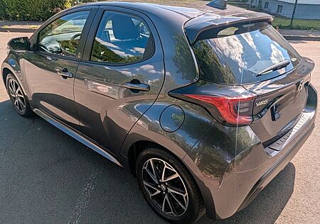 Toyota Yaris 1.5-l-VVT-i Hybrid CVT Team Deutschlan...