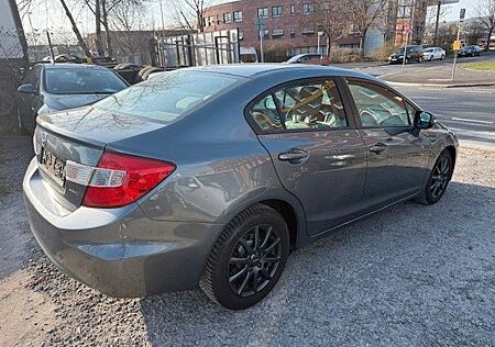 Honda Civic 1.8 i-VTEC Automatik Comfort Limousine