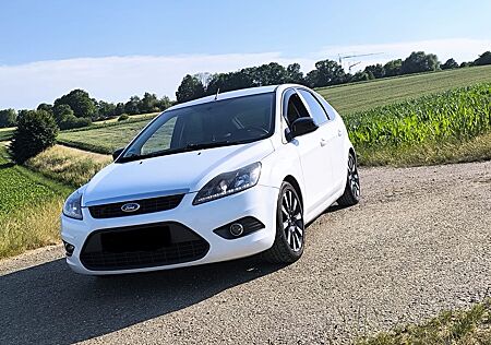 Ford Focus 1,8 White Magic
