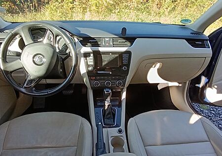 Skoda Octavia 2.0 TDI DSG Style Combi Style