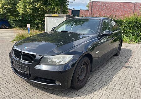 BMW 318i -E90 Business KLIMA*SHZ*PDC