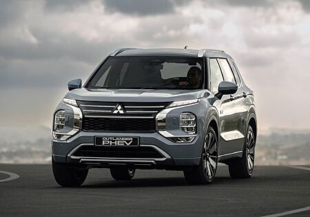 Mitsubishi Plug in Hybrid Outlander Outlander Plug-in Hybrid TOP 2025