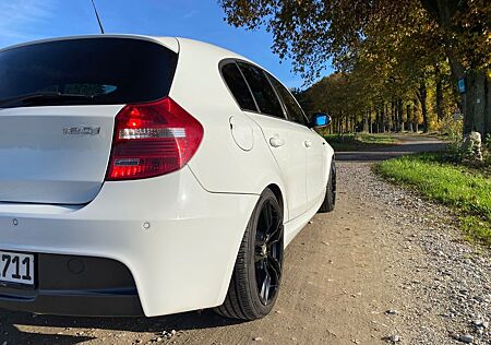 BMW 120i -M-Paket I 8 Fach Bereift I Leder I Xenon