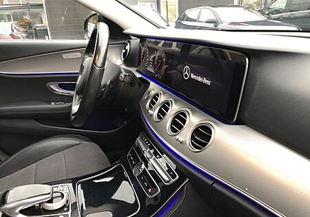 Mercedes-Benz E 200 AVANTGARDE, Widscreen