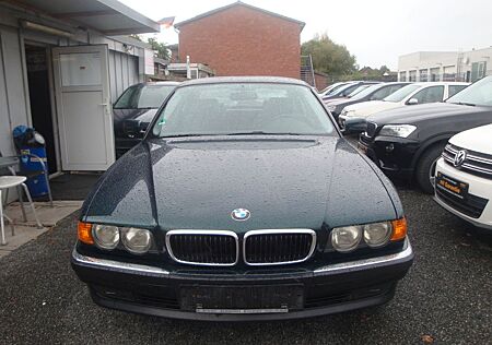 BMW 728i A