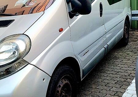 Nissan Primastar Baugleich Renault Trafic / Opel Vivaro