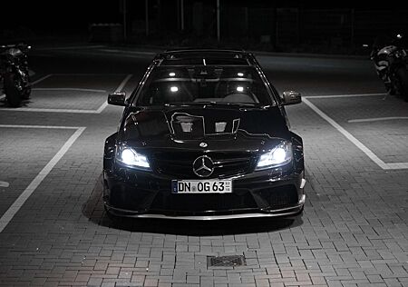 Mercedes-Benz C 63 AMG Coupé Autom. AMG