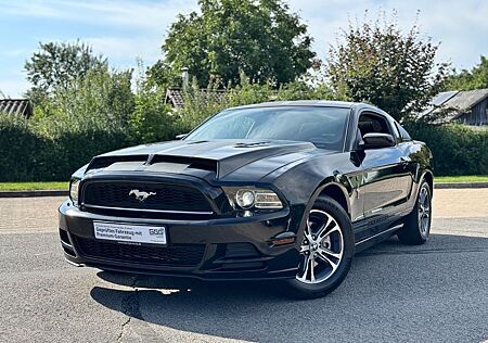 Ford Mustang 3,7 V6, Schalter, LPG, Tüv Neu , Black