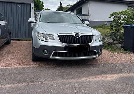 Skoda Superb 2.0 TDI DSG Exclusive Combi Exclusive