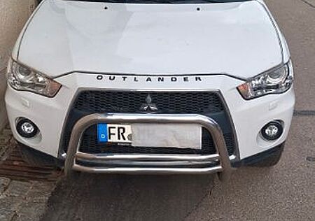 Mitsubishi Outlander 2.0 MIVEC Inform 2WD Inform