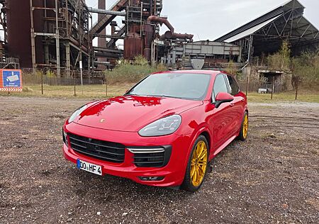 Porsche Cayenne GTS GTS in Karminrot