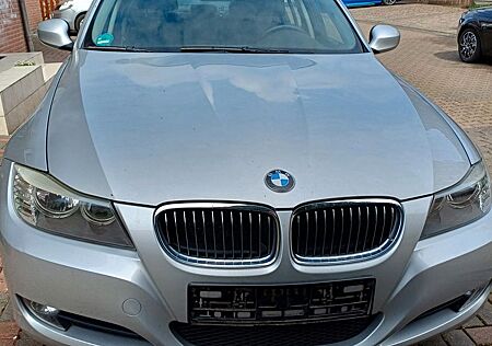 BMW 320i -
