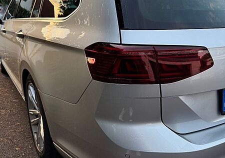 VW Passat Variant Volkswagen 2.0 TDI SCR DSG Elegance