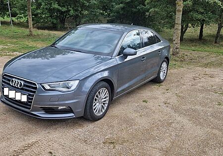 Audi A3 1.4 TFSI S tronic Bi-Xenon,Keyless, 04/27 TÜV