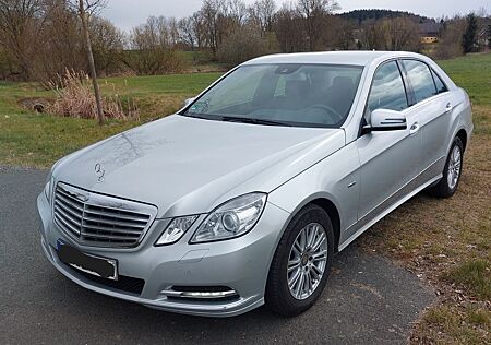 Mercedes-Benz E 200 ELEGANCE
