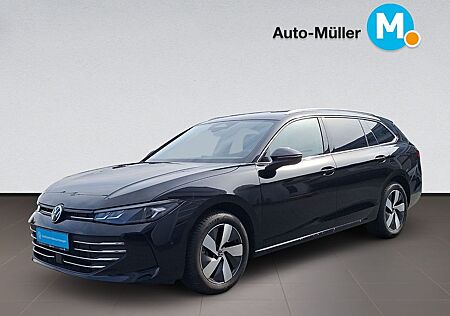 VW Passat Volkswagen Business 1.5 eTSI DSG HUD DCC LM 17" Sitz