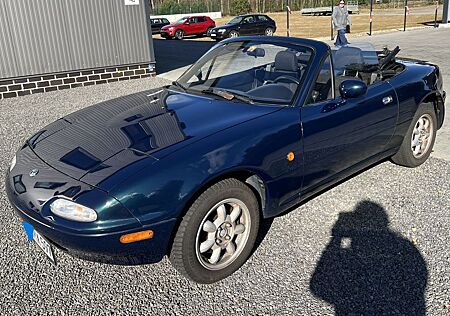 Mazda MX-5 1.6 - NA mit Klappscheinwerfern