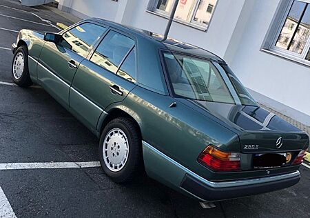 Mercedes-Benz E 280