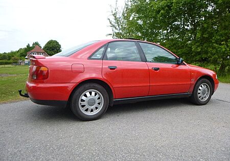 Audi A4 Limousine 1,6 AHK 1.400 kg