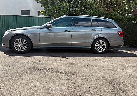 Mercedes-Benz E 250 T BlueEFFICIENCY AVANTGARDE AVANTGARDE