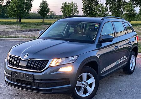 Skoda Kodiaq Ambition / 7Sitzer /VollLeder /150 PS