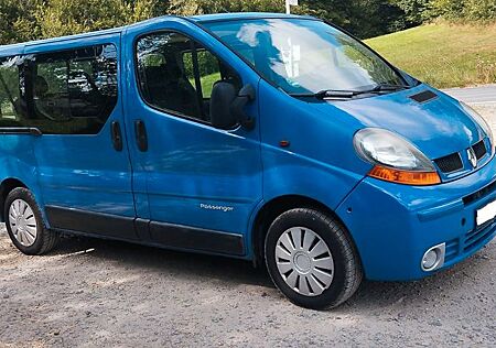 Renault Trafic Passenger 2.0 Benzin 7-Sitzer
